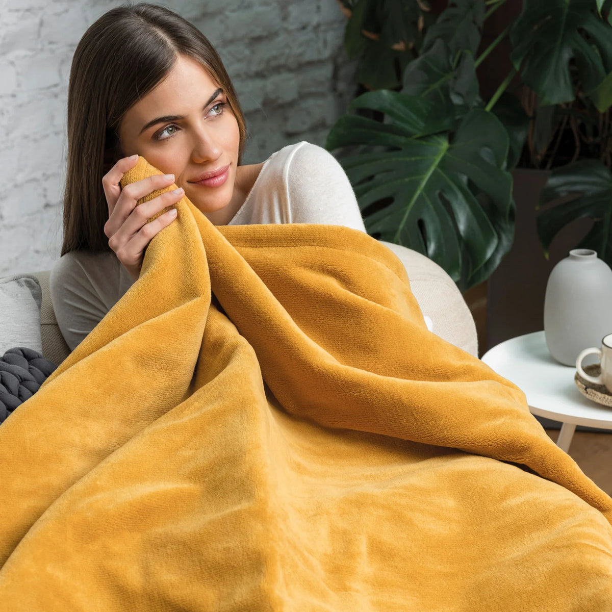 Dreamland IntelliHeat Throw Mustard